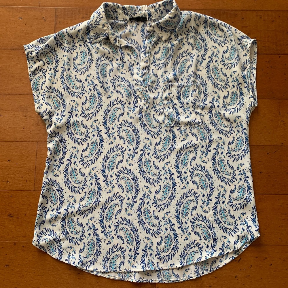 Ladies lightweight flowy blouse